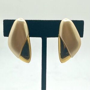 vintage napier gold tone faux pearl clip earrings